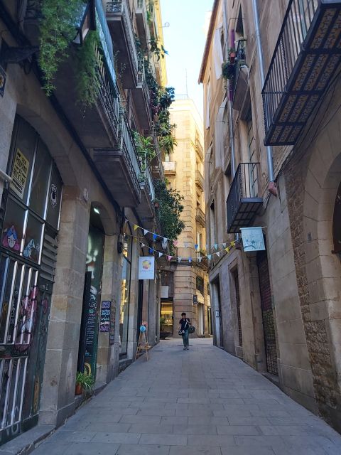 Barcelona: Bike Tour for Families - The old harbor and Barceloneta beach
