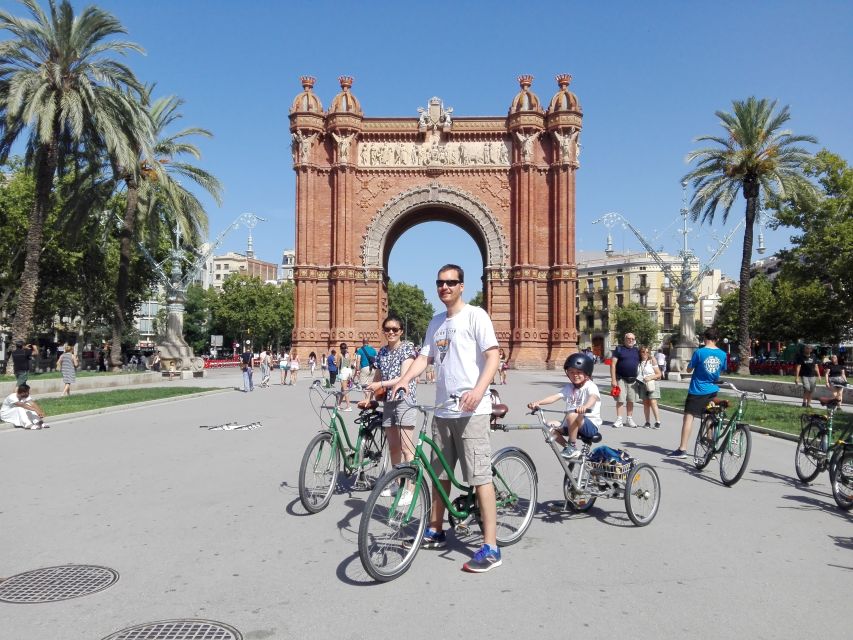 Barcelona: Bike Tour for Families - Gothic Quarter: Roman traces and grand old streets