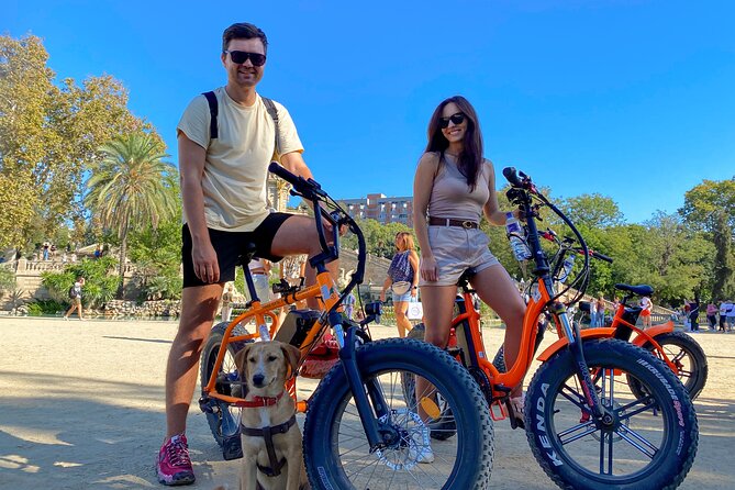 Barcelona bike tour with French guide 20-ТOP, bike/eBike - The best riding comes inside Ciutadella Park
