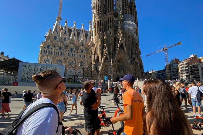 Barcelona bike tour with French guide 20-ТOP, bike/eBike - Modern Barcelona around Torre Glòries