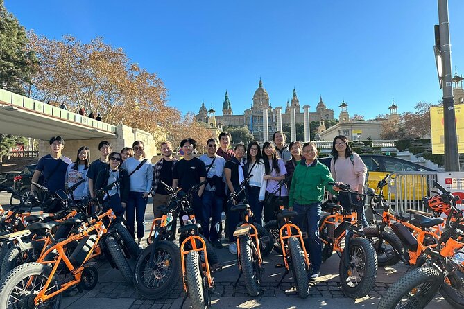 Barcelona bike tour with French guide 20-ТOP, bike/eBike - Sagrada Familia is a photo stop, not a church visit