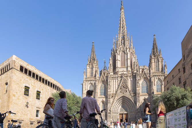 Barcelona Bike Tour: Your First Time Highlights with Locals - Why this bike route works on a first day
