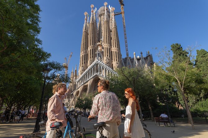 Barcelona Bike Tour: Your First Time Highlights with Locals - Port Olímpic and the beach district