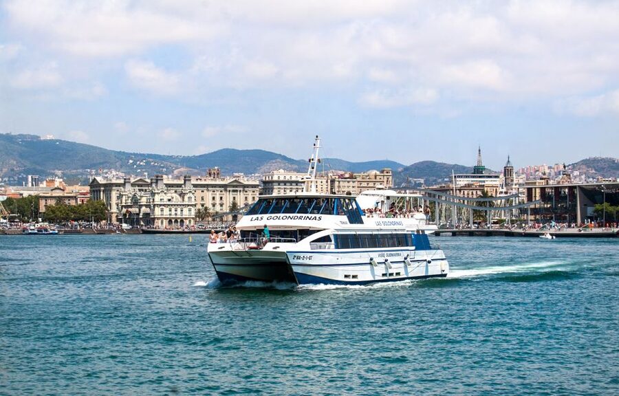 Barcelona: Boat Tour in Las Golondrinas - Key points at a glance