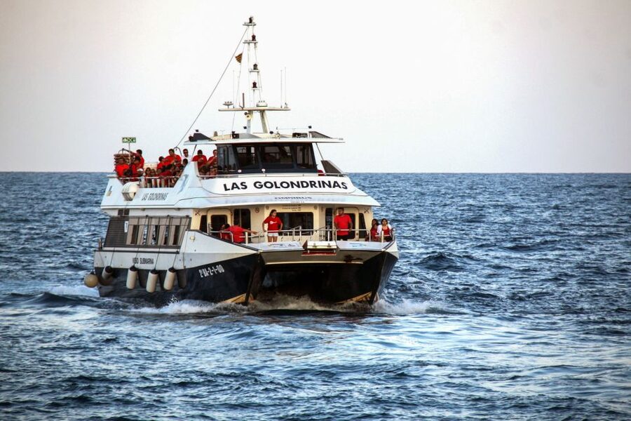 Barcelona: Boat Tour in Las Golondrinas - A pleasant activity for children and mixed-age groups