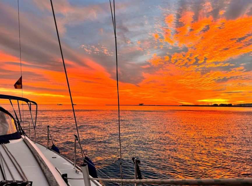 Barcelona: Boat trip with cava in amazing sailboat - Key points to know before you book