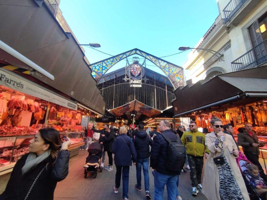 Barcelona: Boqueria Market & Barrio Gotico Street Food Tour - The guide makes the history useful