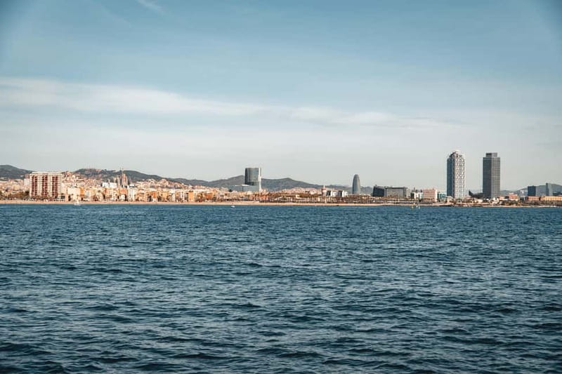 Barcelona: Brunch Boat Party with Drinks and DJ - Five things to know before boarding