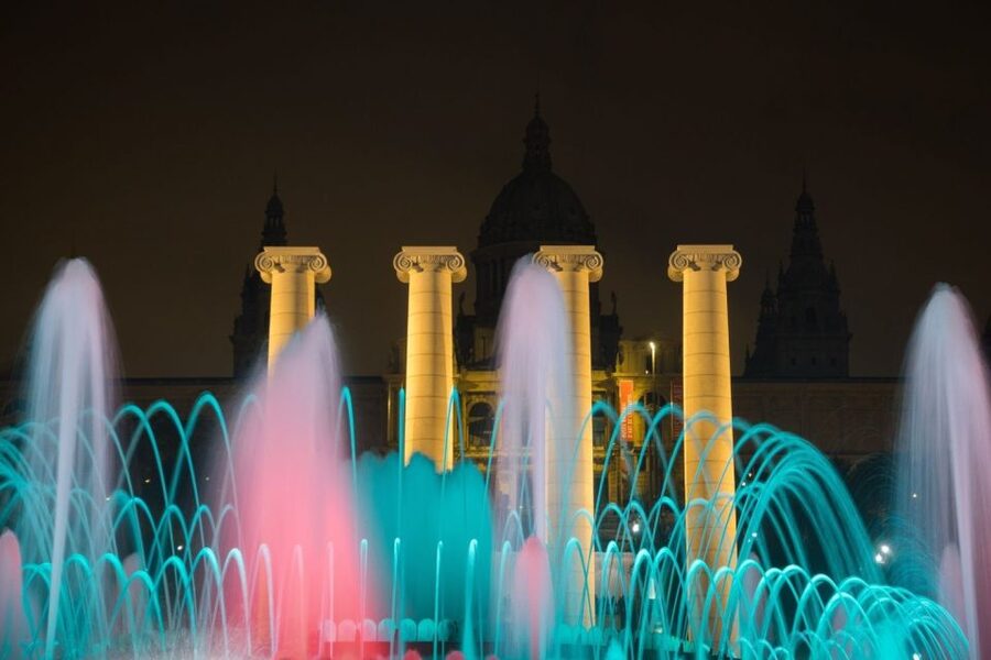 Barcelona Cable Car Sky Views, Magic Fountain & Castle Visit - Guides make the biggest difference
