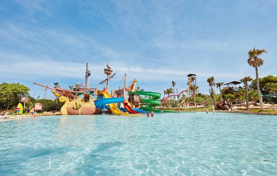 Barcelona: Caribe Aquatic Park Full-Day Ticket with Transfer - King Khajuna and the faster slides
