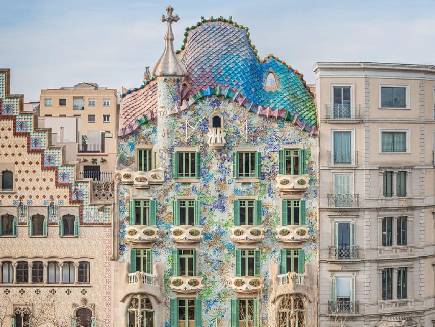 Barcelona: Casa Batlló, Casa Milà & Casa Vicens Guided Tour - Casa Batlló and the dragon above Passeig de Gràcia