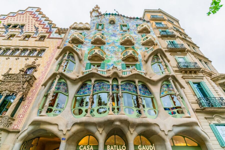 Barcelona: Casa Batlló Entry with Self-Audioguide Tour - Entry, timing, and the first look inside