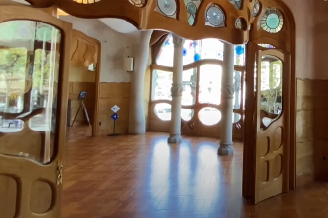 Barcelona Casa Batlló GOLD Full Experience Ticket - Reaching the Dragon Rooftop