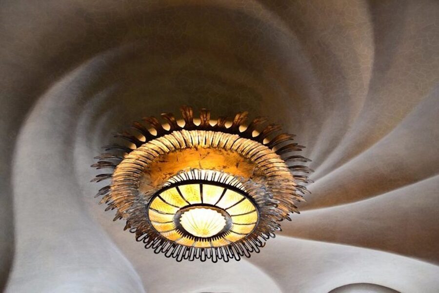 Barcelona: Casa Batlló, La Pedrera, & Chocolate Tasting Tour - Casa Batlló: Gaudí’s colorful house of curves