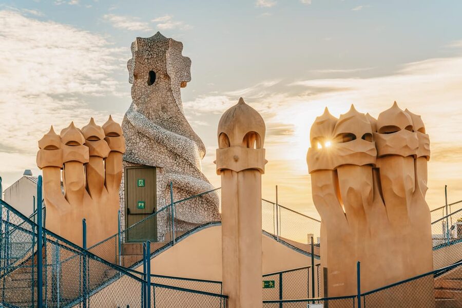 Barcelona: Casa Milà Early-Morning Access Guided Tour - The Tenants’ Apartment: daily life inside a masterpiece