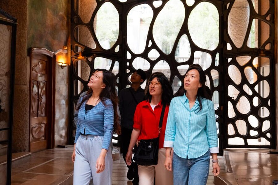 Barcelona: Casa Vicens, Pedrera, and Casa Batlló Guided Tour - Why this route works for Gaudí fans
