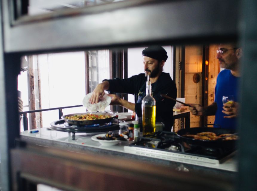 Barcelona: Catalan Paella Cooking Class - How the 2.5-hour class works
