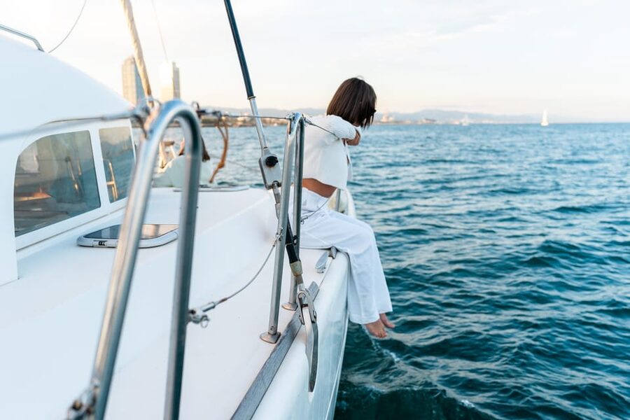 Barcelona: Catamaran Cruise w/ Sailing, Wine, & Tapa - Timing, comfort, and practical planning