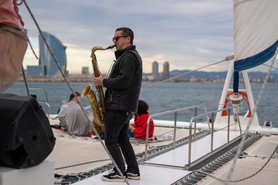 Barcelona: Catamaran Cruise with optional Live Jazz Music - What the cruise feels like at different times of day