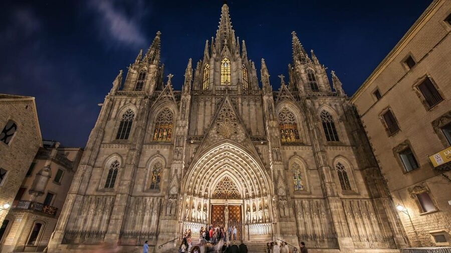 Barcelona Cathedral: Exclusive walking tour & entry tickets. - Entering the cathedral with your ticket