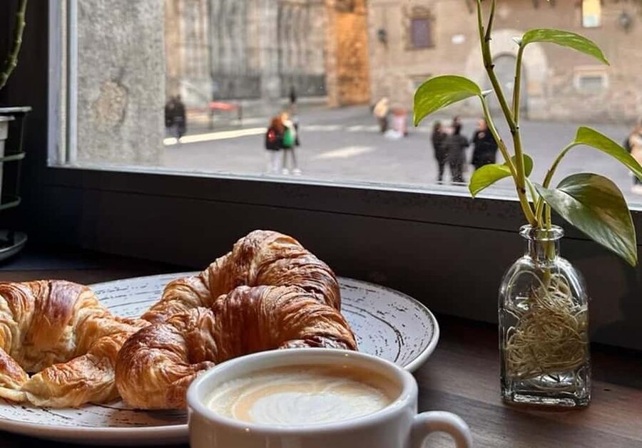 Barcelona Cathedral: Sunrise Tour & Breakfast - Why Barcelona Cathedral is especially good at sunrise