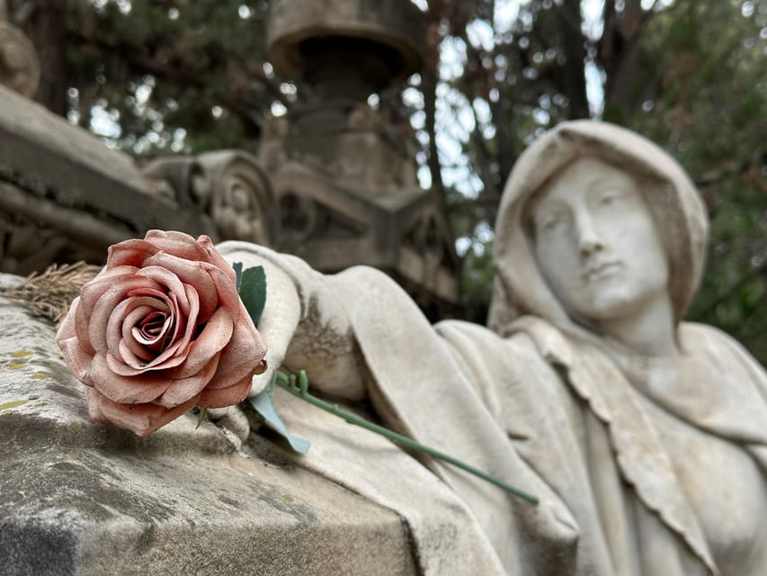 Barcelona: Cemetery Tour - Gothic Graves & Local History - The final stops: Fossar de la Pedrera, Durruti, and Miró