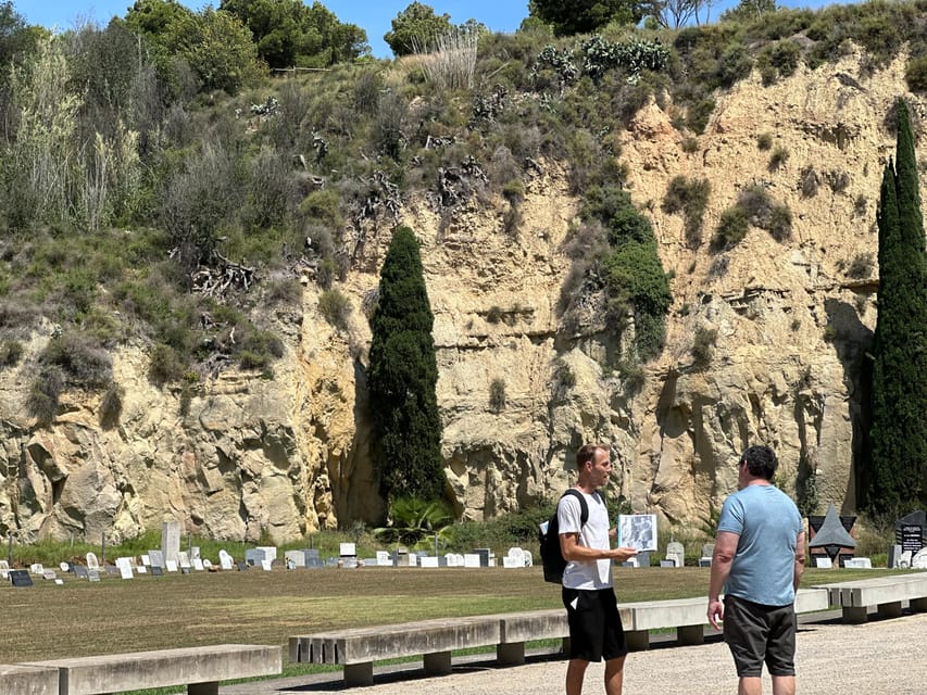 Barcelona: Cemetery Tour - Gothic Graves & Local History - Practical tips for a better visit