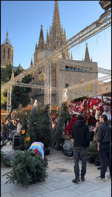 Barcelona: Christmas Lights and Markets Bike Tour - Entering the Gothic Quarter