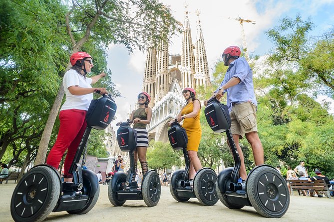 Barcelona: Citizen Segway Tour - Arc de Triomf, Monumental, and Sagrada Familia