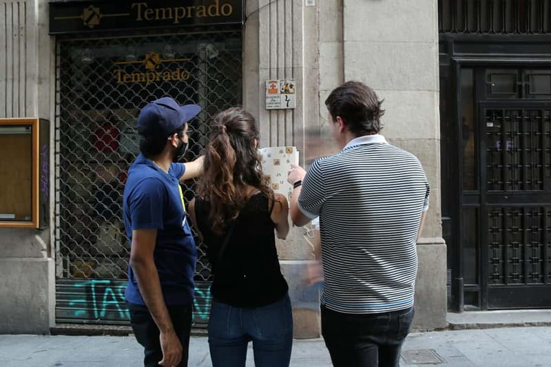 Barcelona: City Exploration Treasure Hunt - Collecting the kit at Maximum Escape 3
