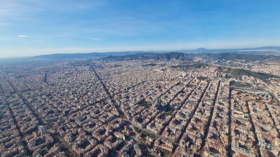 Barcelona City Panoramic Tour - Languages, staff, and the small-group feel