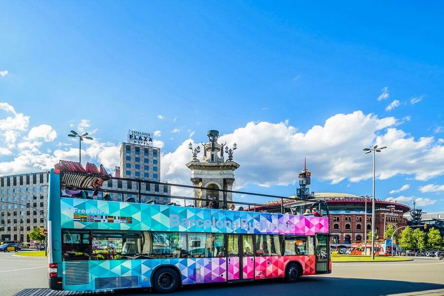 Barcelona: City Sightseeing Hop-On Hop-Off Bus Tour - The Red Route: Montjuïc, port, beaches, and Sagrada Familia