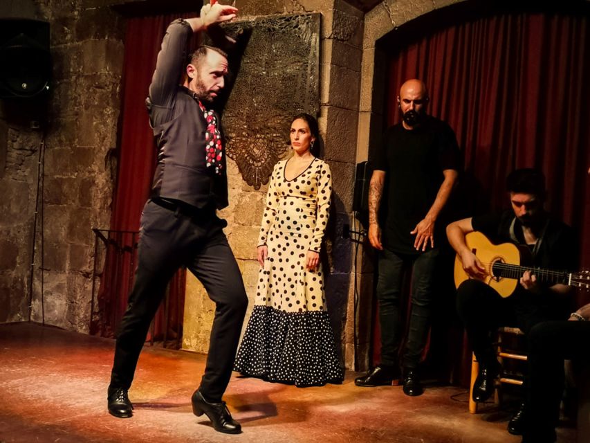 Barcelona: City Tour & Flamenco Show with Wine & Tapas - Santa Maria del Mar and the medieval palace