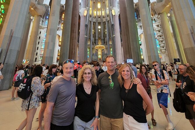 Barcelona City Tour: Gothic Pedrera, Sagrada Familia & Park Güell - Park Güell and Barcelona from above