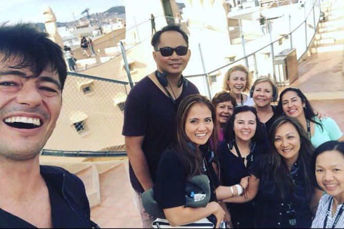 Barcelona City Tour: Gothic Pedrera, Sagrada Familia & Park Güell - La Pedrera and the Passeig de Gràcia