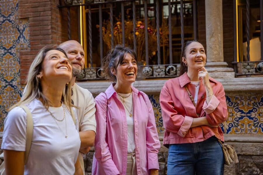 Barcelona: City Walking Tour with Local Guide - Key points at a glance
