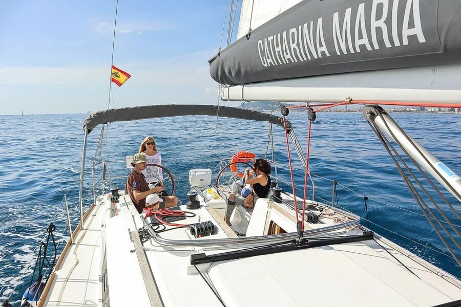 Barcelona: Coastline Boat Trip with Snacks and Cava - Why Barcelona looks better from the sea