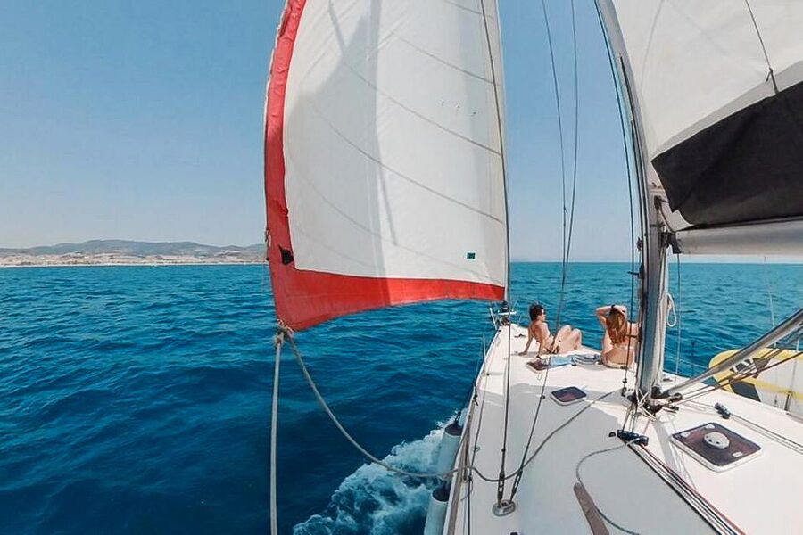 Barcelona: Coastline Boat Trip with Snacks and Cava - Sunset, morning, or afternoon?