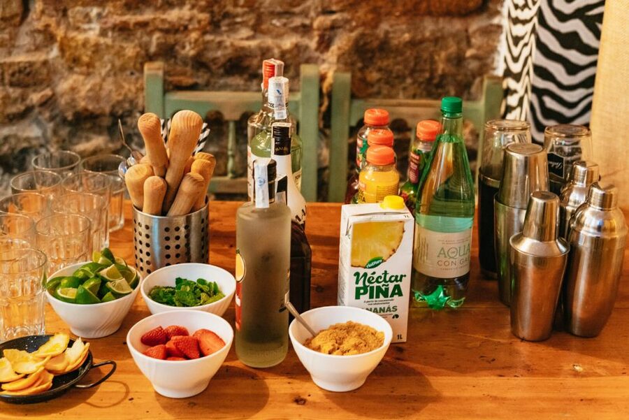Barcelona: Cocktail Master Class by Mixologist with Tapas - Is $48 good value?
