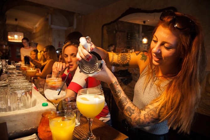 Barcelona Cocktail Masterclass with Tapas - Starting with cava in the Gothic Quarter