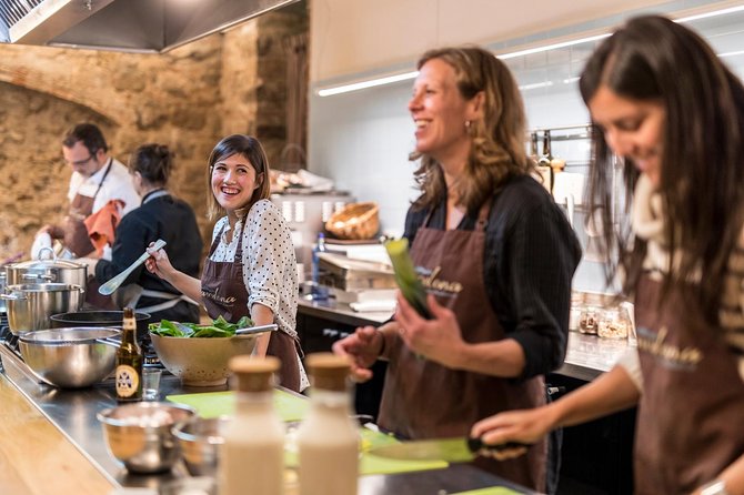 Barcelona Culinary Experience: Paella & Tapas Cooking Class - A four-course lesson in Barcelona’s Gothic Quarter