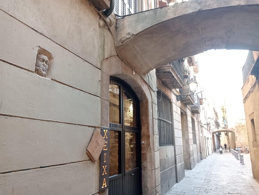 Barcelona: Curious Legends and Traditions of Old Town Tour - Narrow lanes and the Old City’s everyday history
