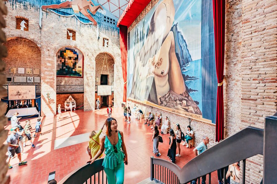Barcelona: Dali Museum, House and Cadaques Guided Tour - Key points at a glance