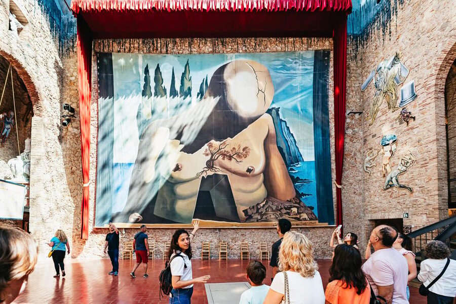 Barcelona: Dali Museum, House and Cadaques Guided Tour - Time, comfort, and value