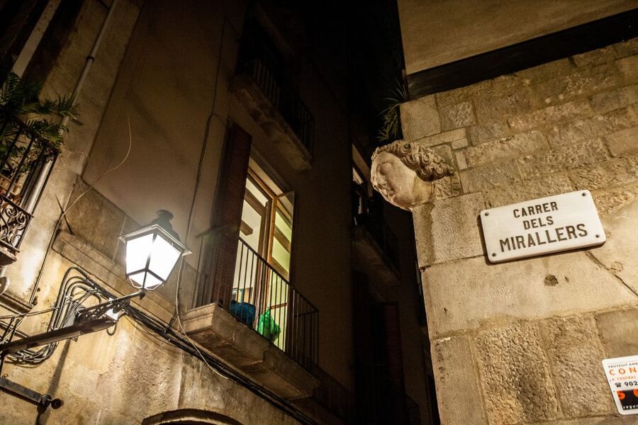 Barcelona: Dark History Night Walking Tour - What $24 gets you