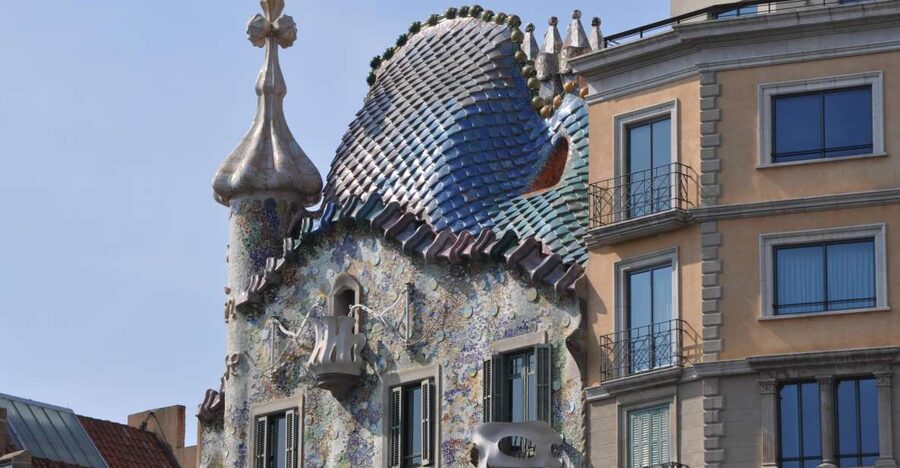 Barcelona: Discover Gaudi Architectural Guided Tour - Key points to know before booking