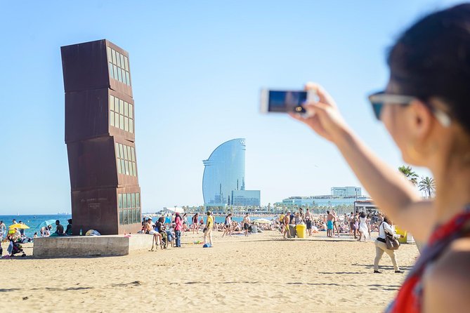 Barcelona E-Bike Small Group Tour with Tapas & Wine Tasting - Ciutadella Park and the Catalan Parliament