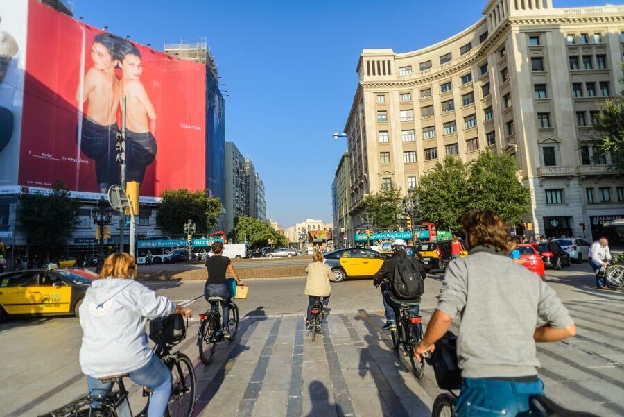 Barcelona eBike Tour with Wine and Tapas Experience - Ciutadella Park: a calm break from city streets