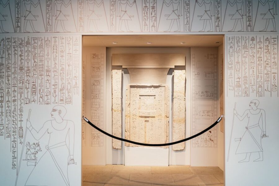Barcelona Egyptian Museum Tickets - Choosing between independent viewing and an Egyptologist