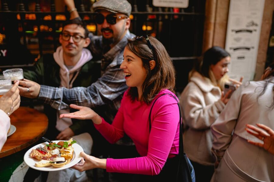 Barcelona: El Born Food Walking Tour with Tapas and Drinks - Key points to know before booking